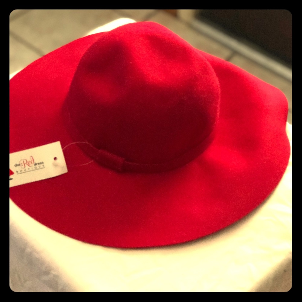 Red Dress Boutique hat!